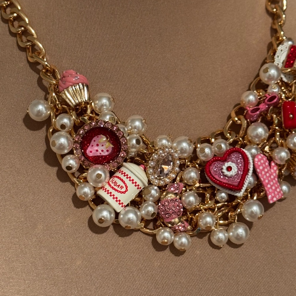 NWT 🧁🍰Betsey Johnson Sweet Bakery Bib Necklace - Picture 3 of 11